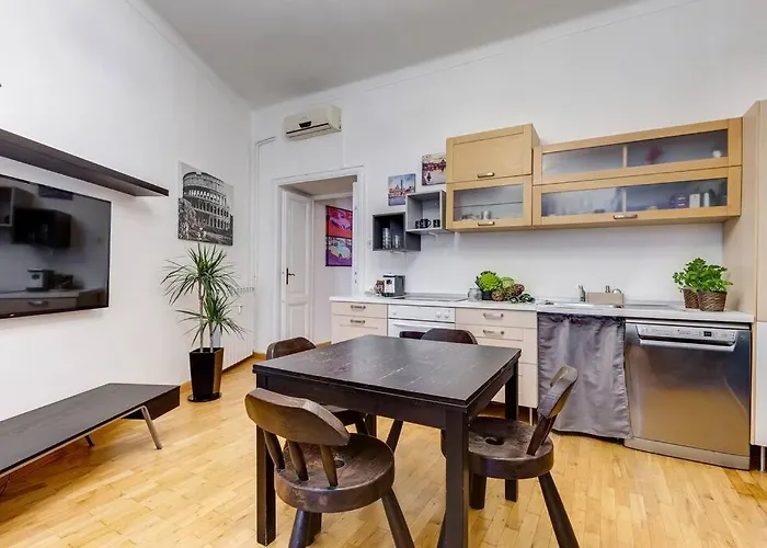 The Great Beauty - 2 Double Bedrooms & 2 Bathrooms *