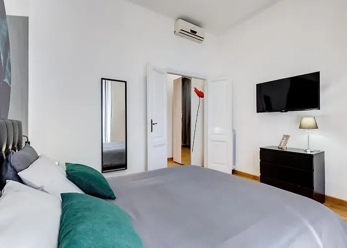 The Great Beauty - 2 Double Bedrooms & 2 Bathrooms *